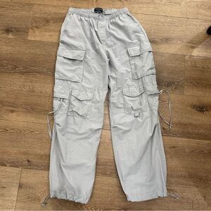 Aeropostale Light Gray Cargo Pants